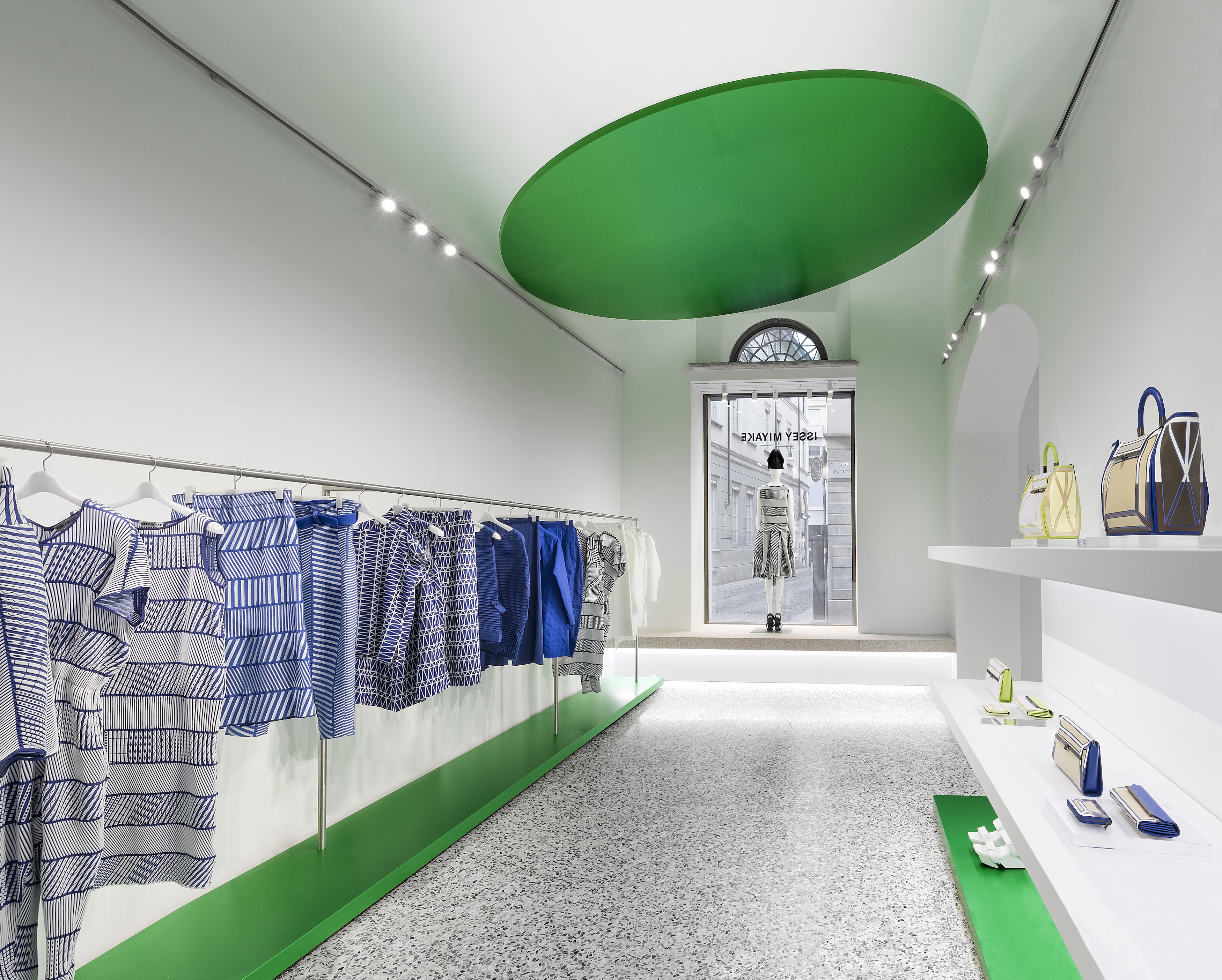米兰 ISSEY MIYAKE 旗舰店-5