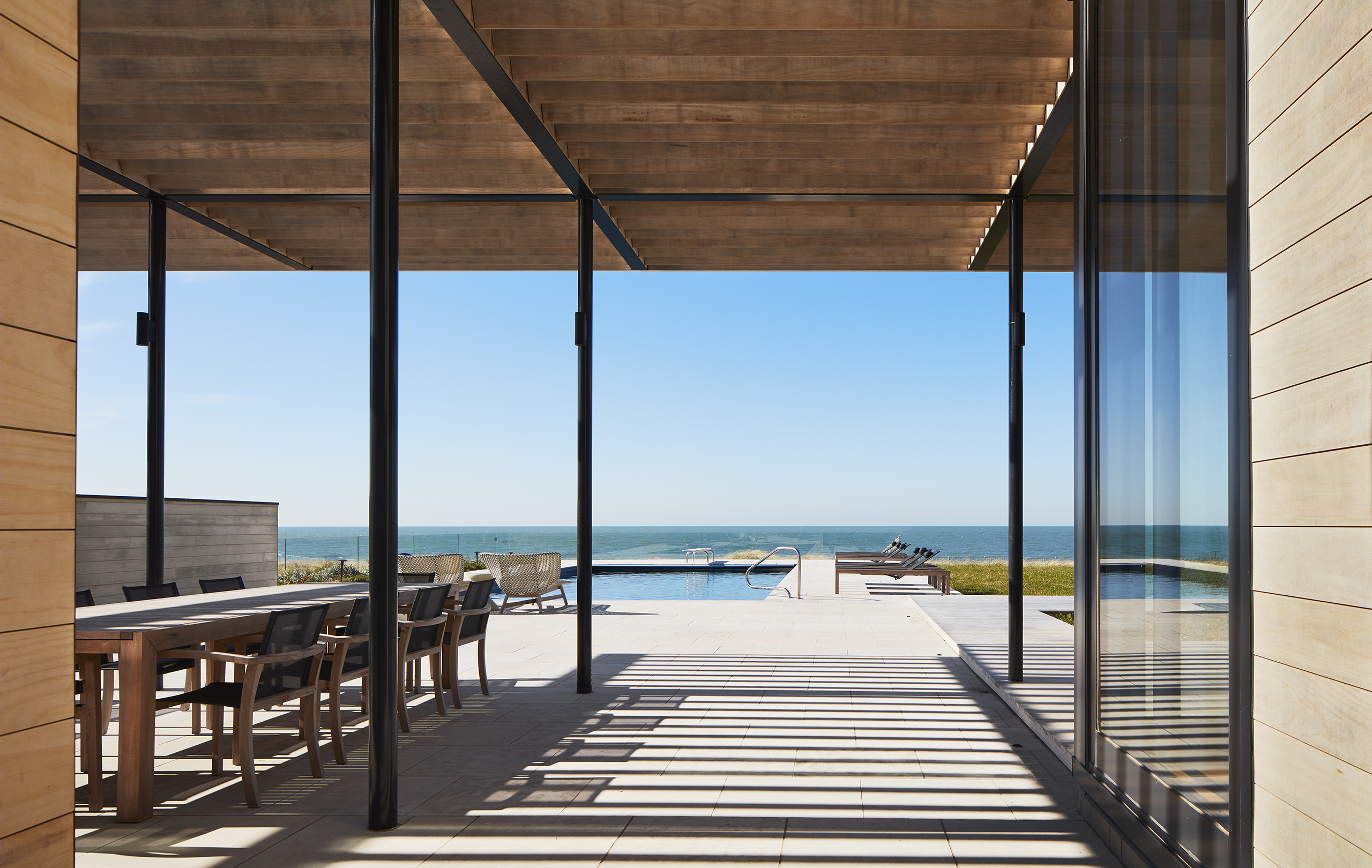 湖畔静谧 | St. Joseph Beach Residence 的精致室内设计-1