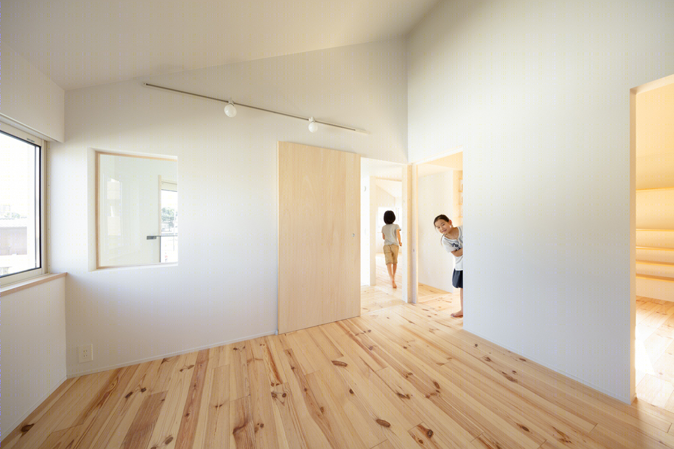 日本埼玉县四口之家 QUARTER 住宅,高效矩形平面与斜向窗户设计-33