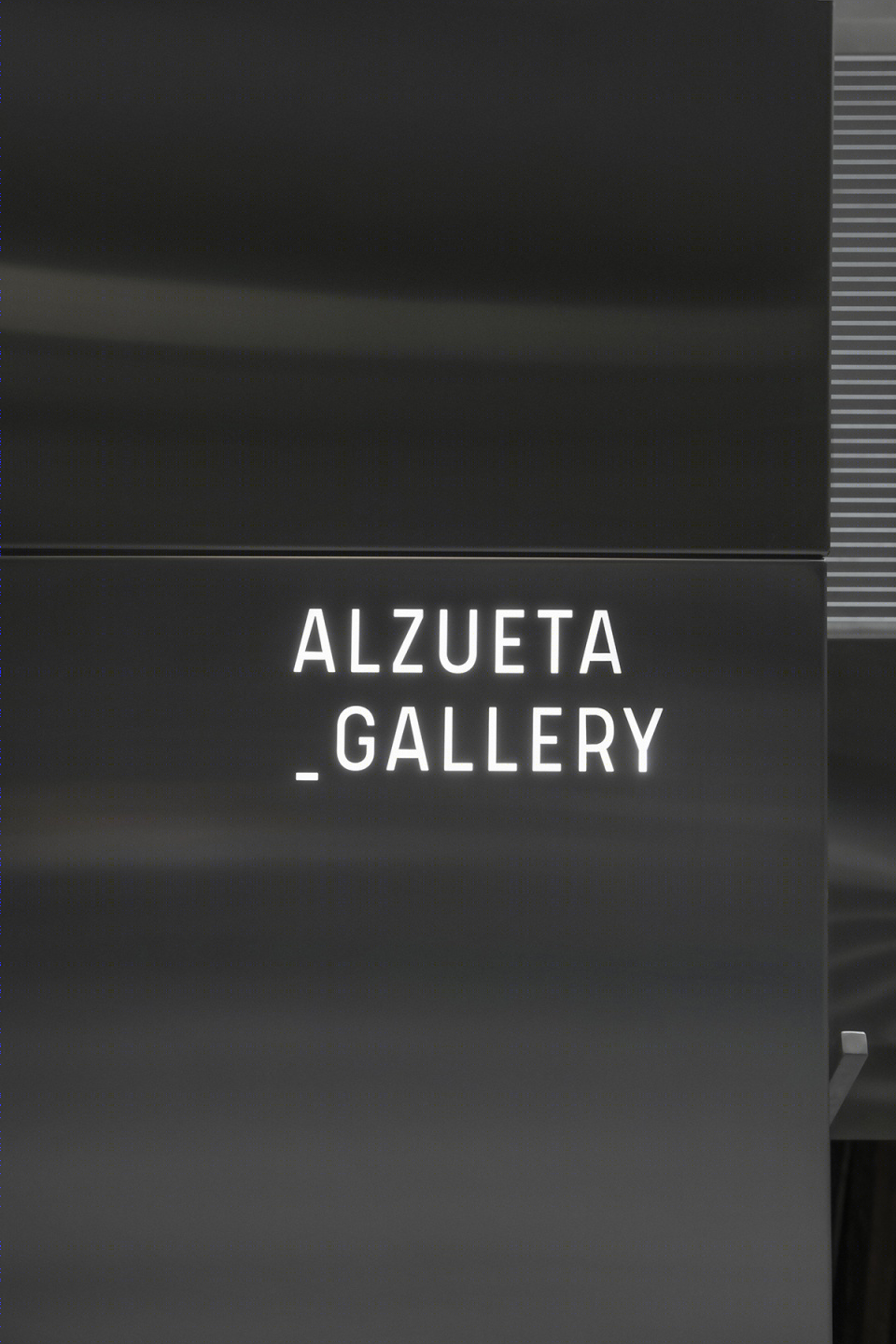 巴塞罗那 Alzueta 画廊不锈钢入口设计丨西班牙巴塞罗那丨Francesc Rifé Studio-6