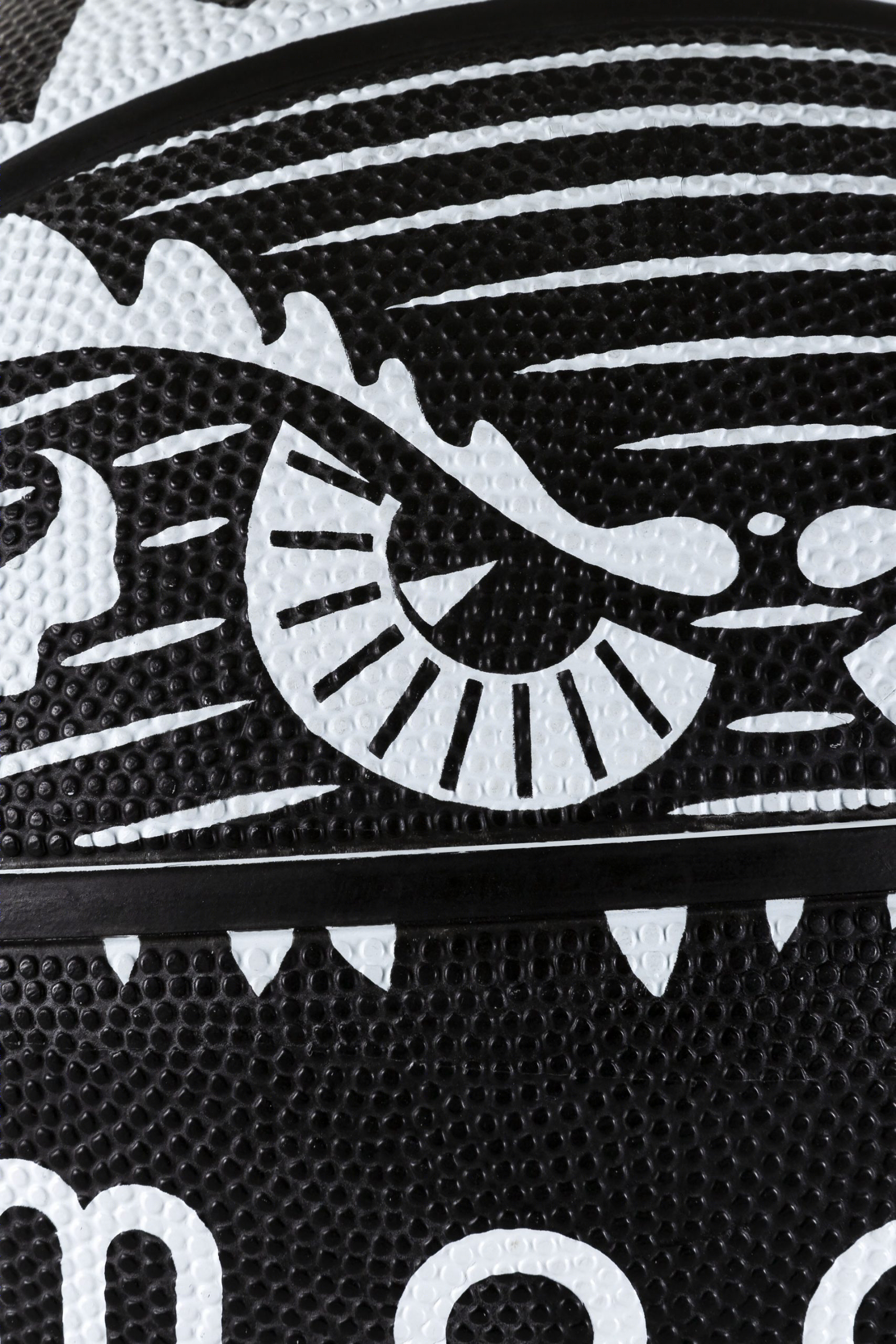 Moooi x Spalding 打造独特 Monster 篮球设计-8