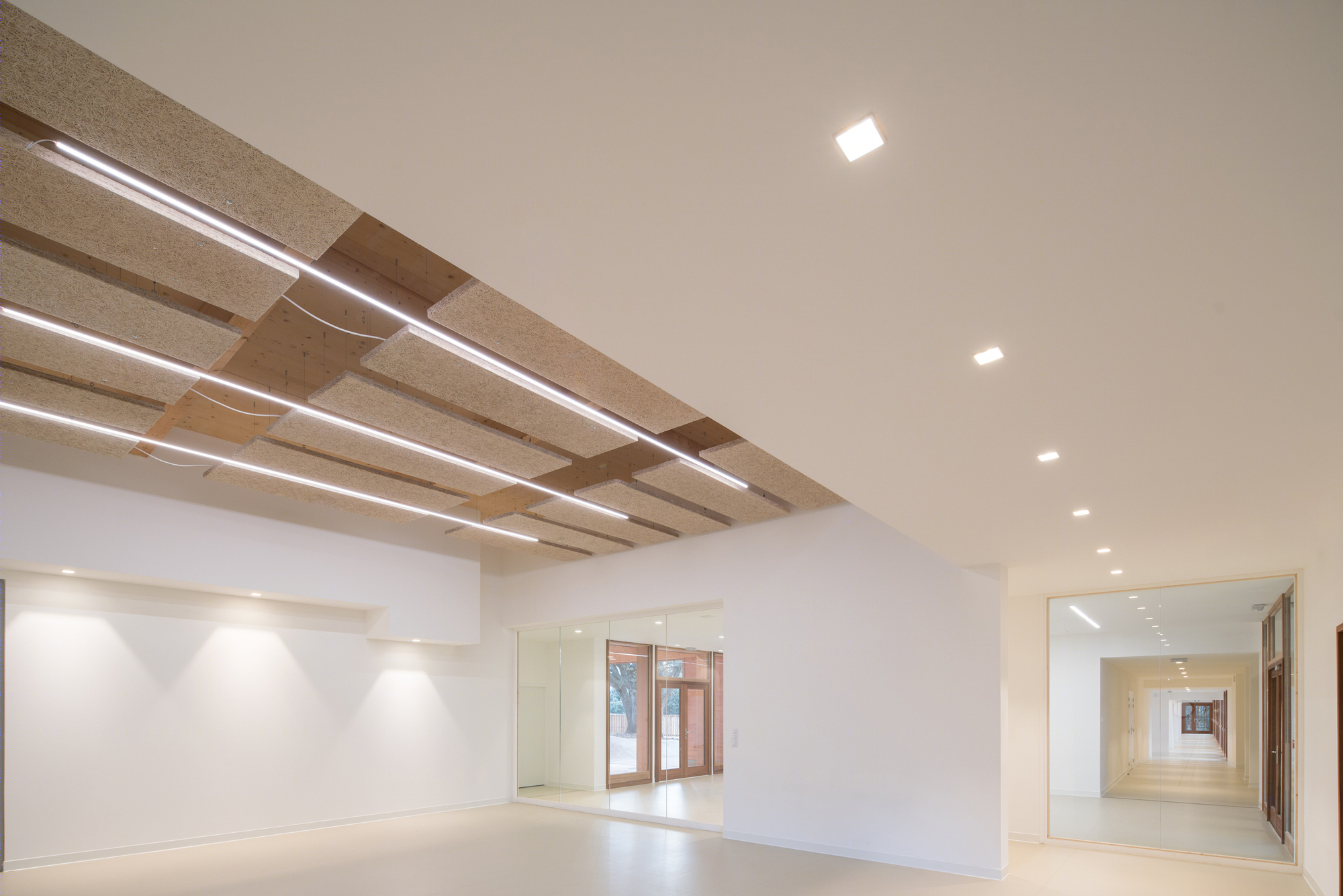 Strega 学校 | 绿意盎然的自然共生建筑-17