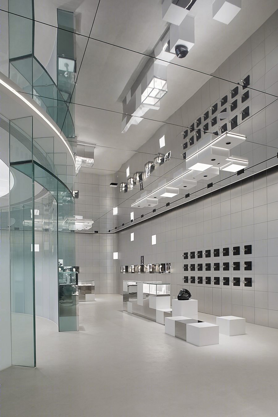 石伟达打造未来感银饰品店 ODA,引领商业设计新潮流-30