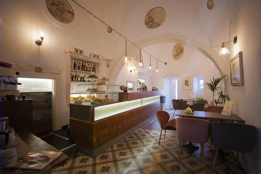 历史与现代交融的意大利 Ostuni 小酒馆-3