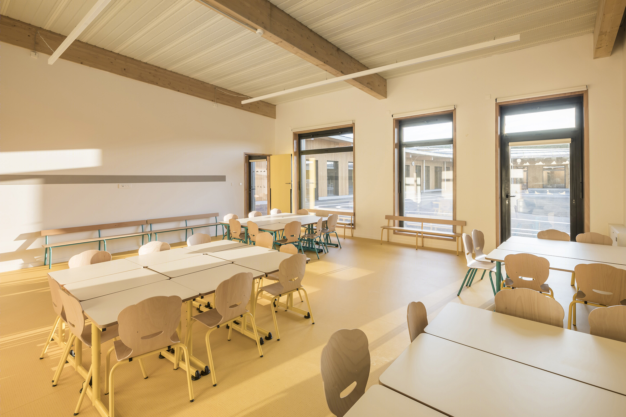 Jean Louis Étienne School 教育建筑设计-24