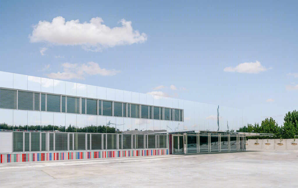 几乎看不见的学校-13