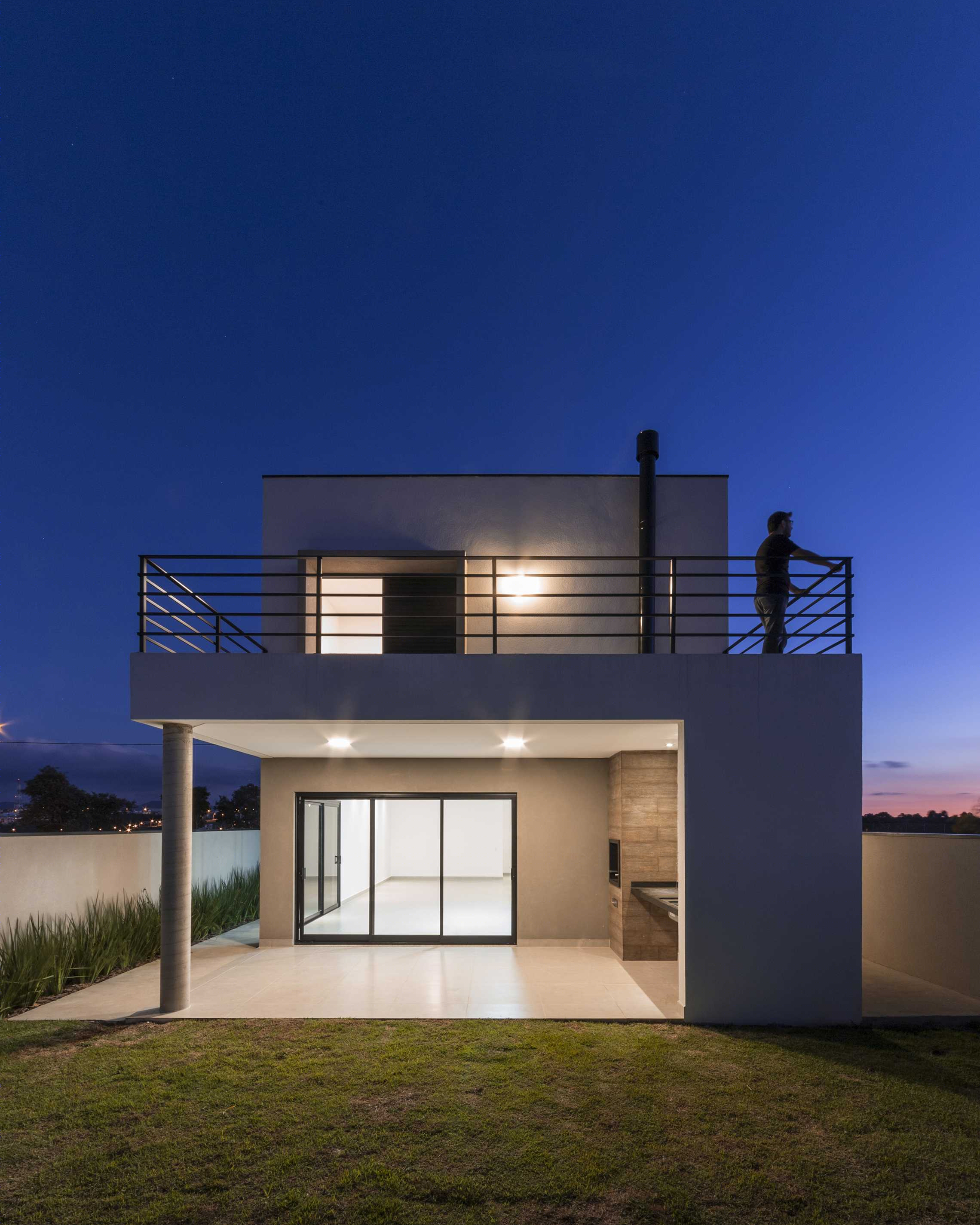 极简主义 SG House,自然光线与空间互动的完美结合-24