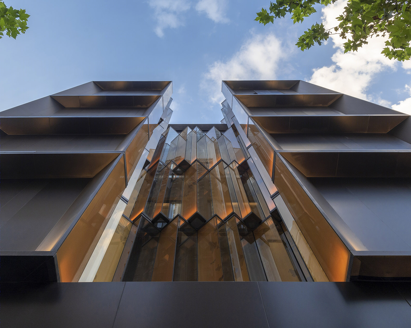 上海前社 Nexxus 大楼 | 锯齿状立面与周边环境互动的办公空间-19