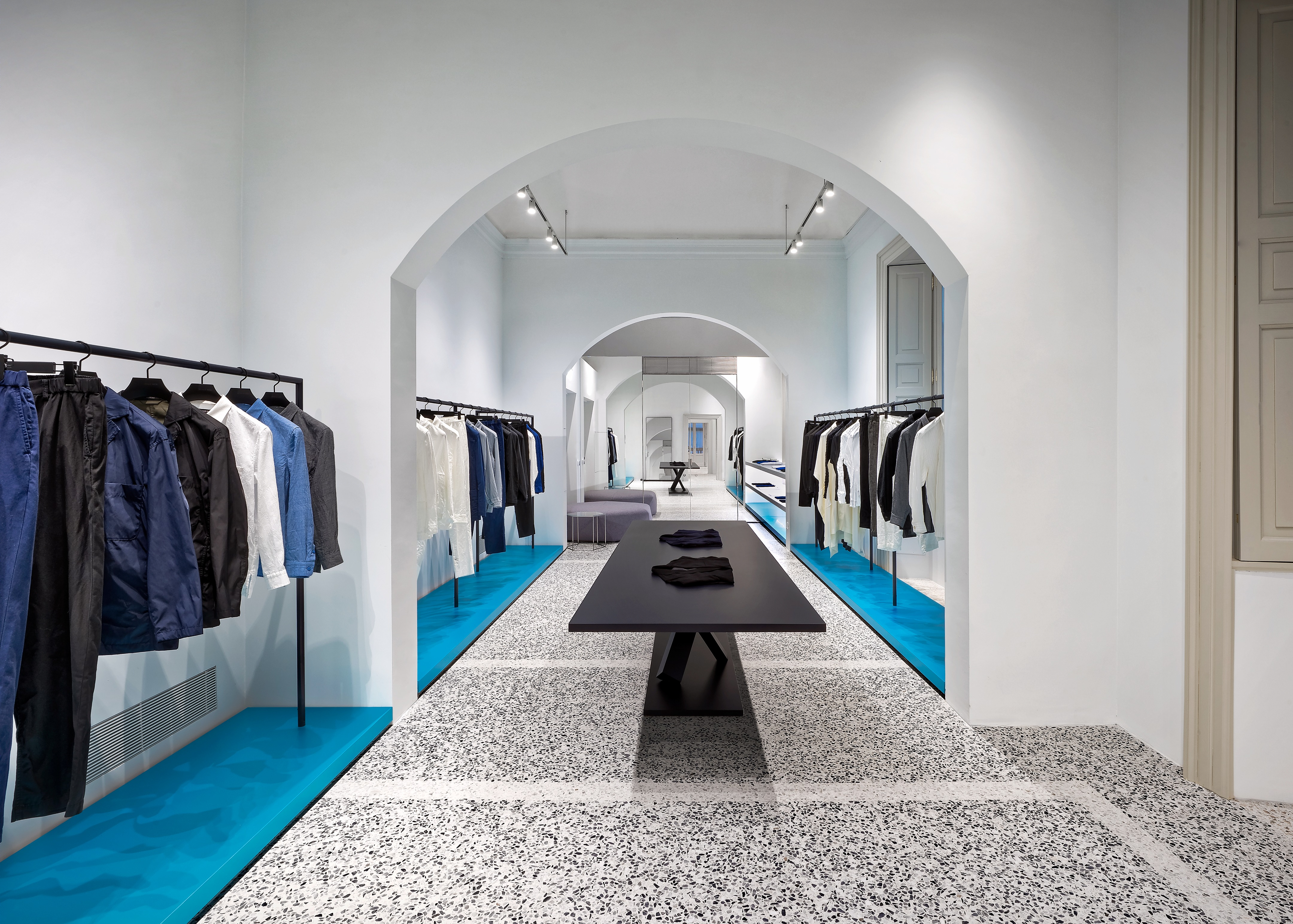 米兰 ISSEY MIYAKE 旗舰店-12