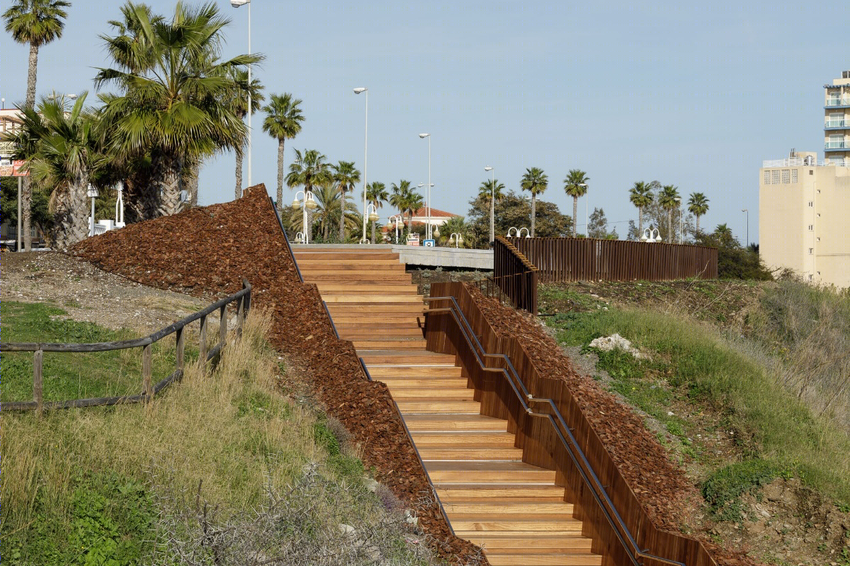 海景视角 | Benalmádena 的 Torrequebrada 海滨长廊改造-0