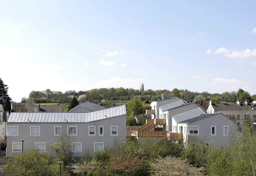 融合传统与现代的法国 Ecquevilly 镇住宅设计-32