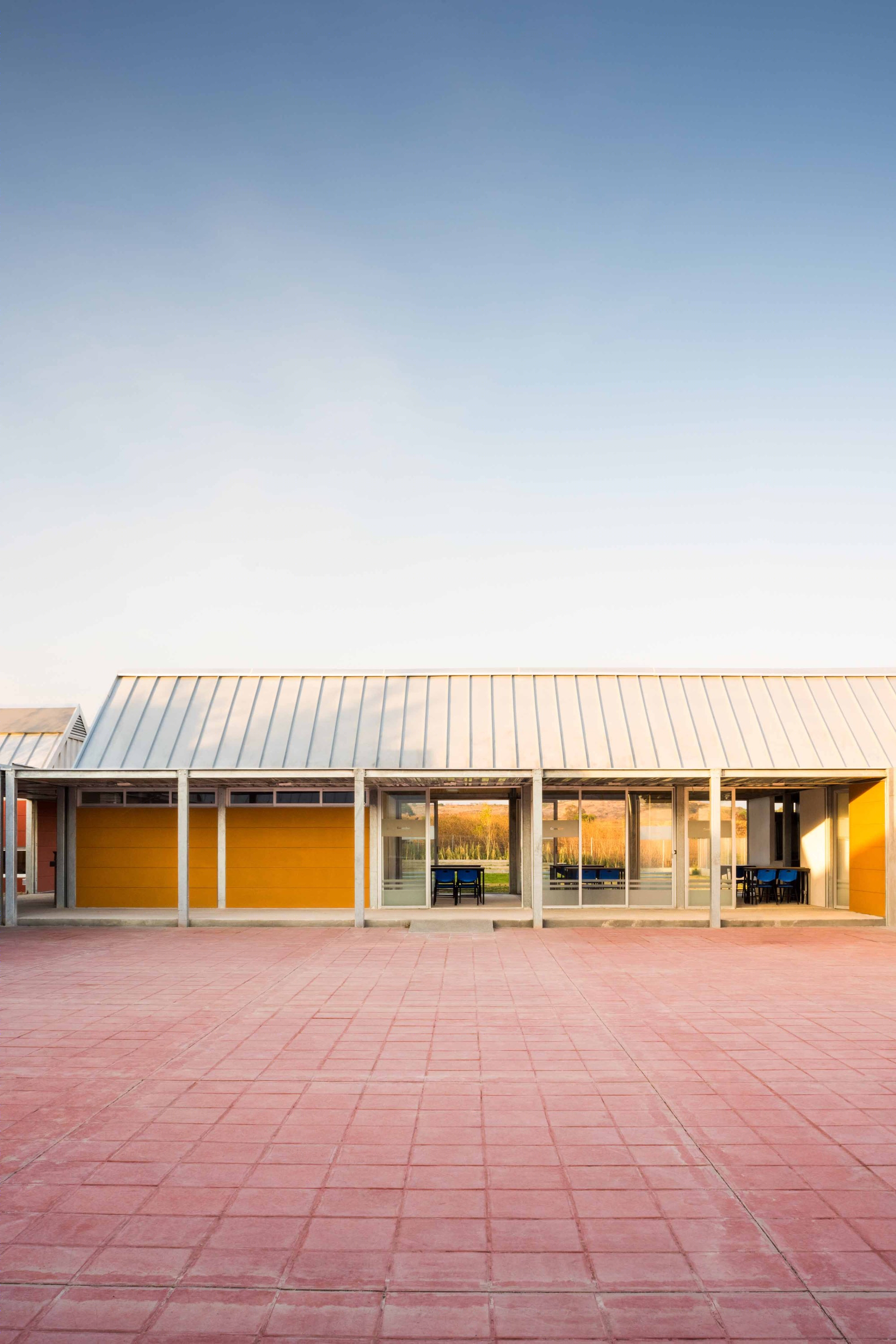 模块化设计助力灾后重建,温暖明亮乡村小学-28