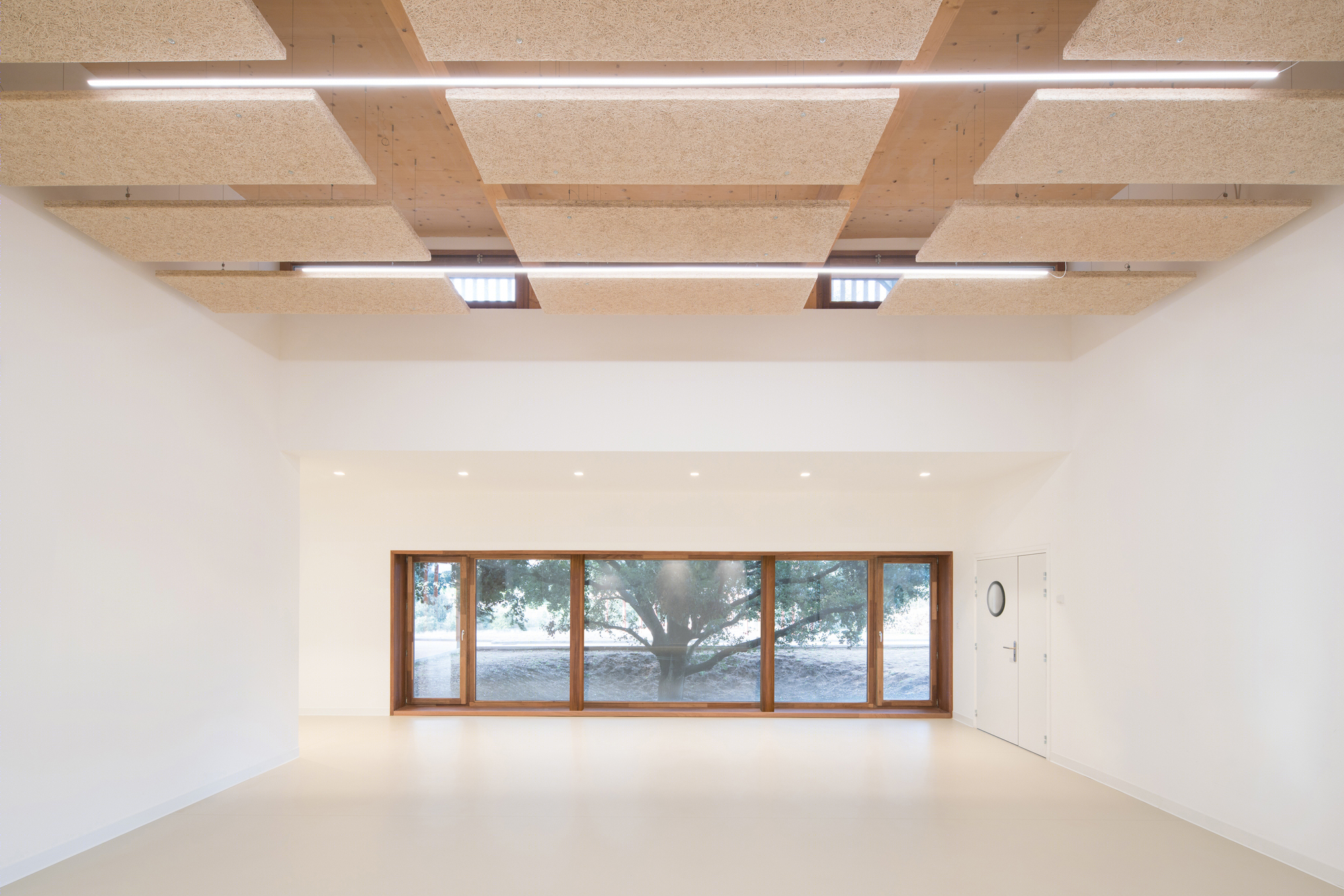 Strega 学校 | 绿意盎然的自然共生建筑-35