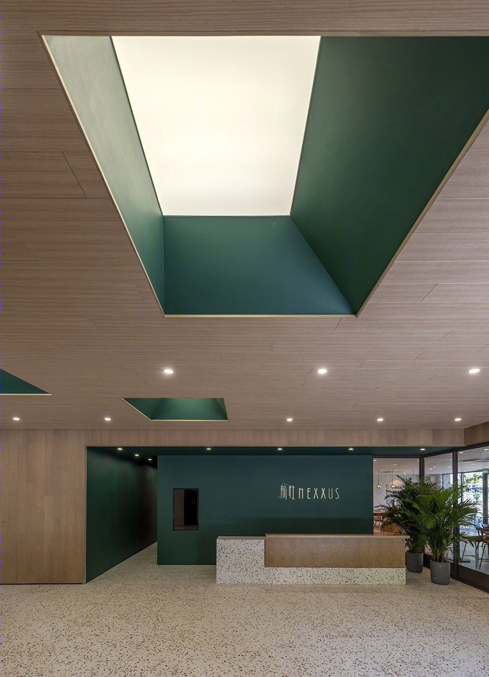 上海前社 Nexxus 大楼 | 锯齿状立面与周边环境互动的办公空间-37